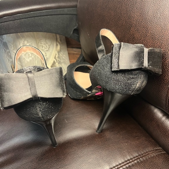 Betsey Johnson 5” Black Glitter High Heels with Satin Bows - Picture 12 of 16